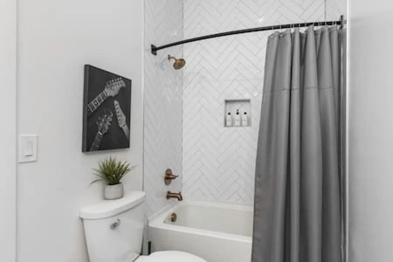 Stunning Modern Townhome With 9 Beds, Walk To Shops Nashville Holiday home