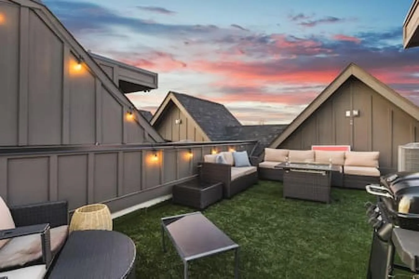 Stunning Modern Townhome With 9 Beds, Walk To Shops Nashville United States