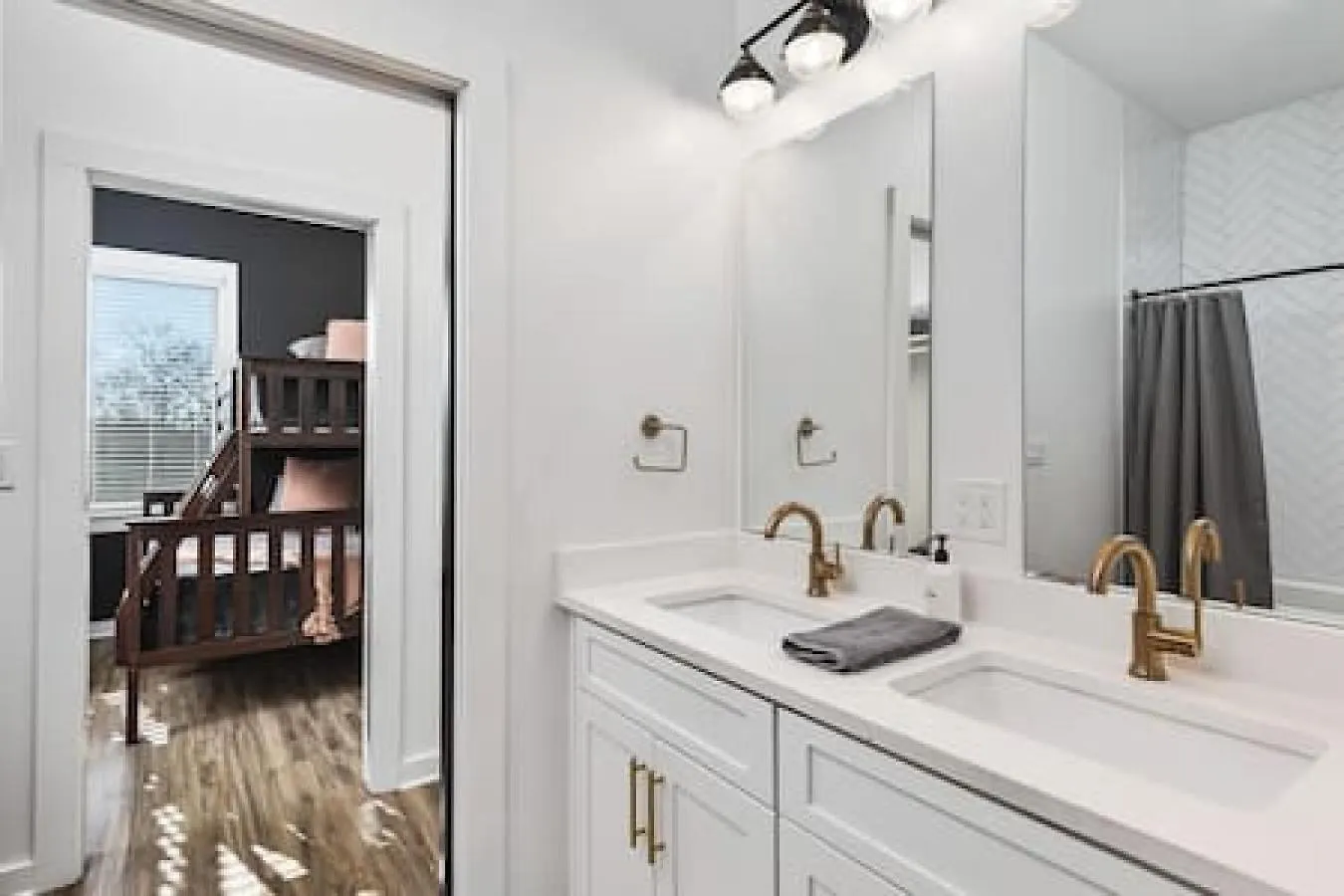 Holiday home Stunning Modern Townhome With 9 Beds, Walk To Shops Nashville United States