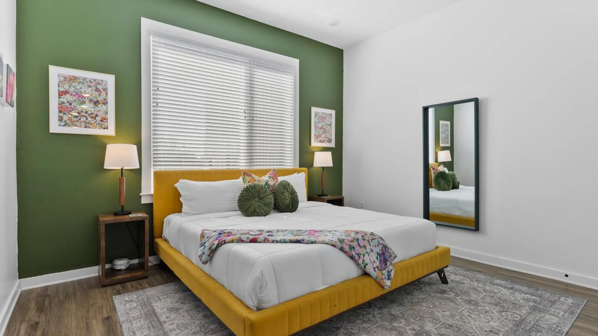 Holiday home Stunning Modern Townhome With 9 Beds, Walk To Shops Nashville